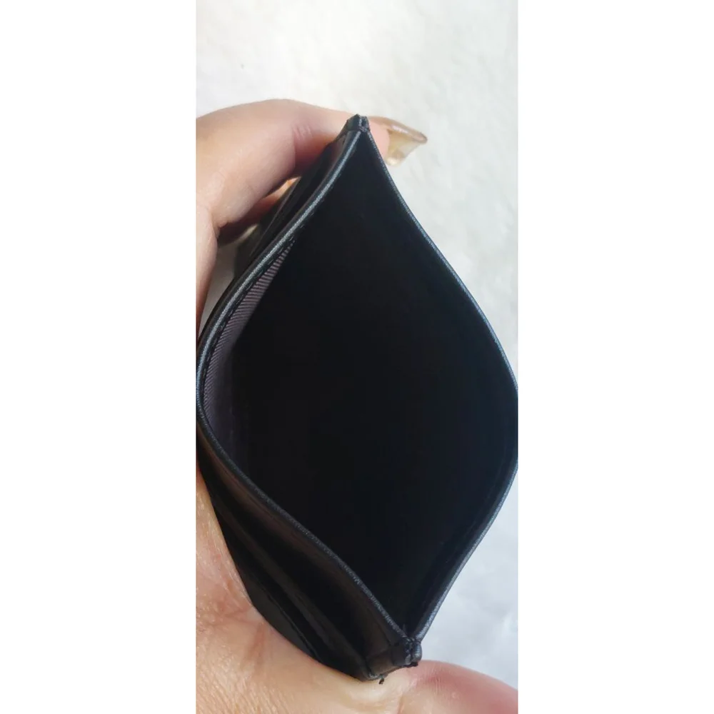 Men's Arch Plate 3-Pocket Faux Leather Card Case.   Black and Silver